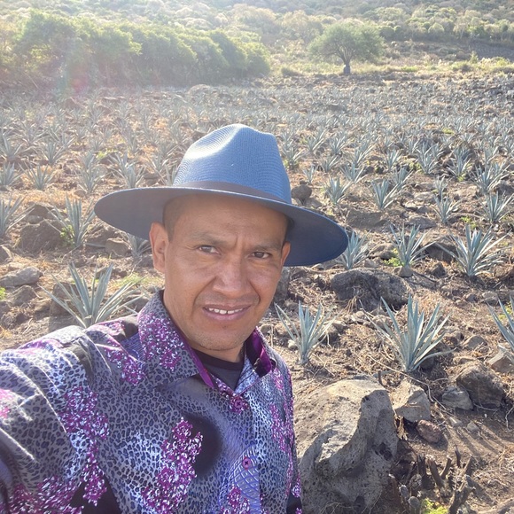 Meet your Posher, Luis - Picture 1 of 1